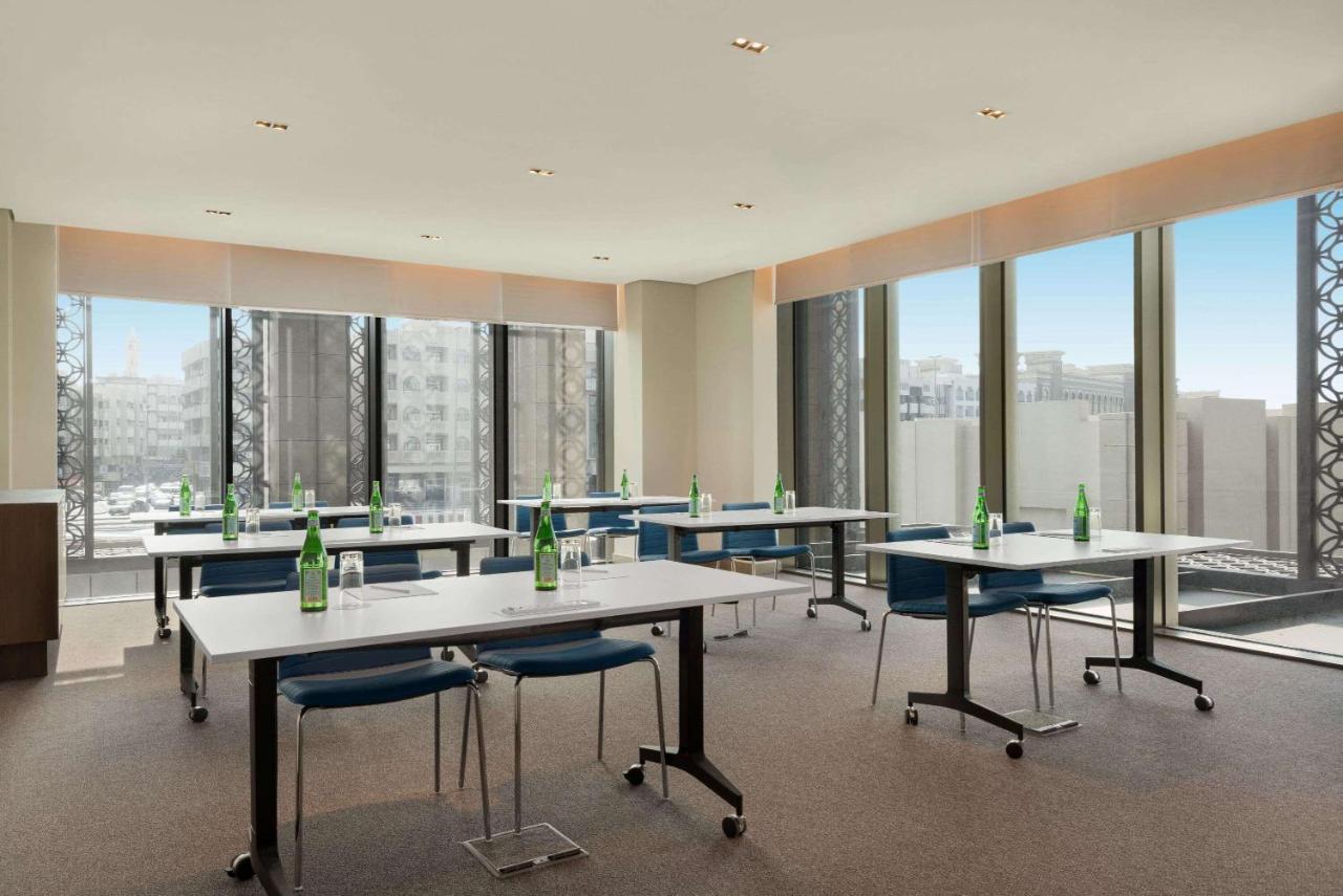 Mercure Dubai Gold District Екстериор снимка