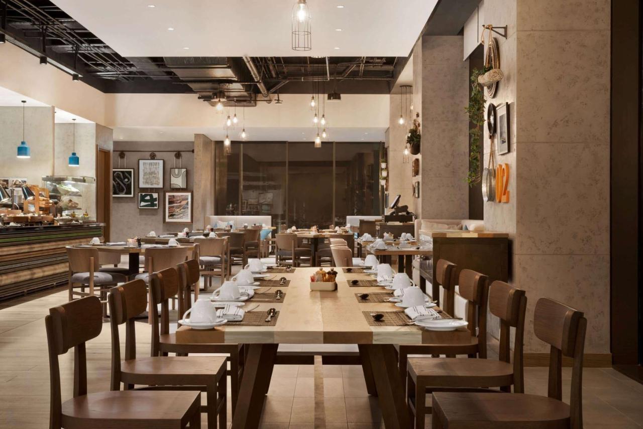 Mercure Dubai Gold District Екстериор снимка