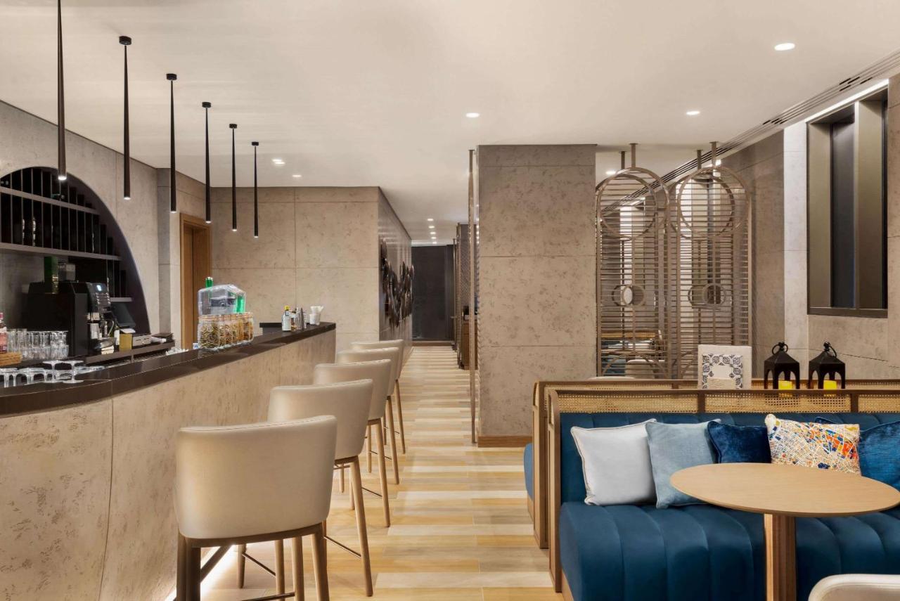Mercure Dubai Gold District Екстериор снимка