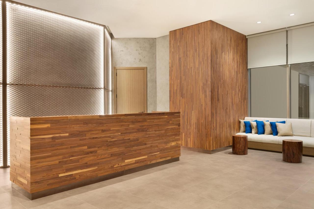 Mercure Dubai Gold District Екстериор снимка